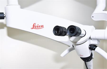 Мікроскоп “Leica