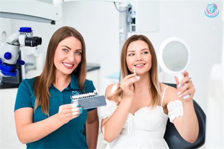Найбільш поширені процедури естетичної стоматології включають: