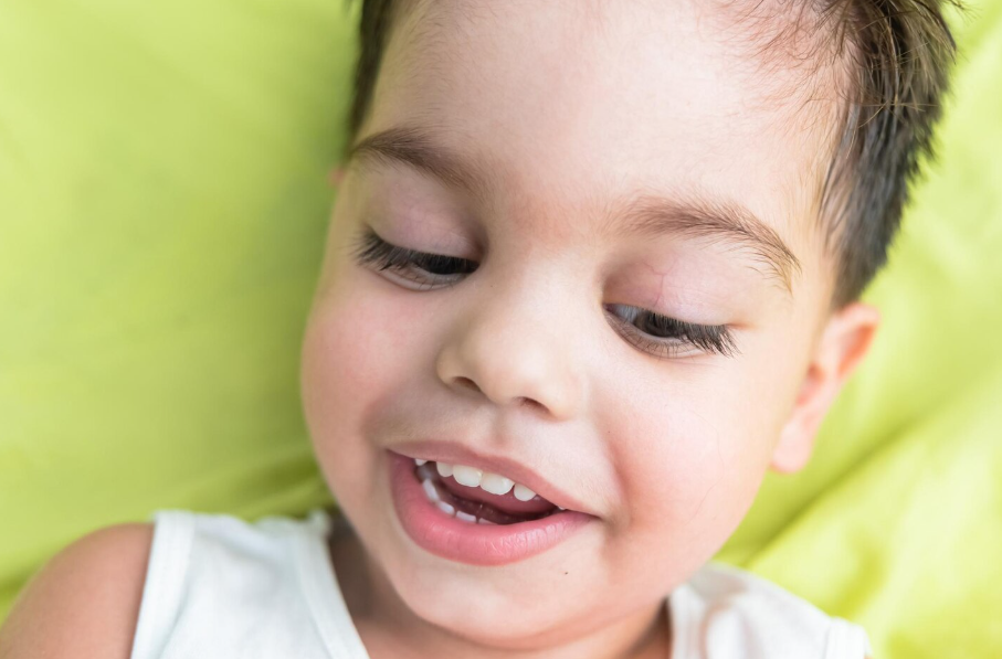 Удаление детских молочных зубов