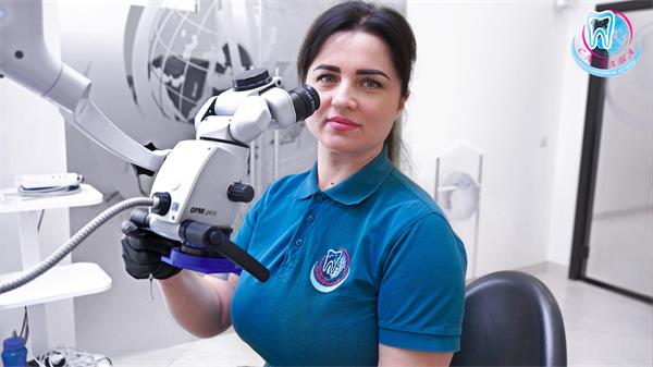 Стоматолог